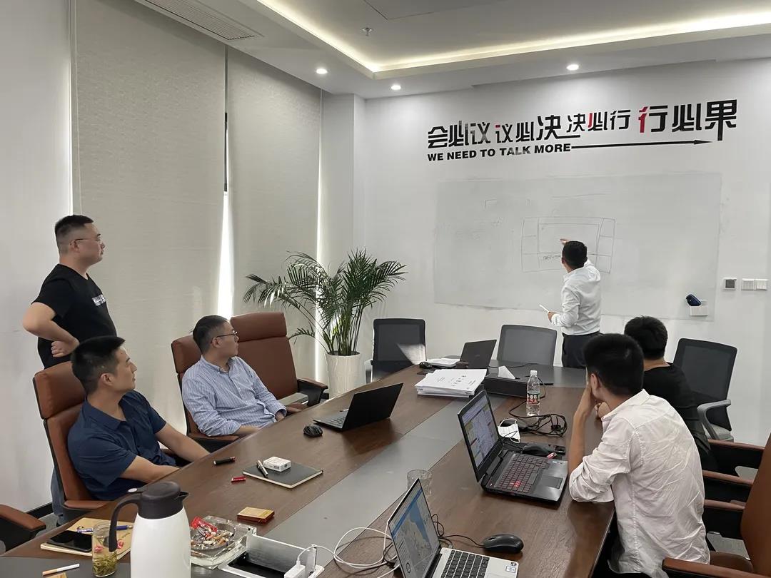 國慶專輯——國慶佳節(jié)我在崗 守護出行勇?lián)?>					</div>
					<div   id=